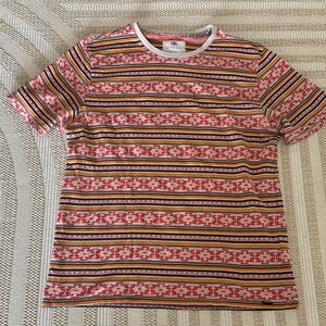 🚨3/$8🚨 Mens large on the byas Aztec shirt pit 20 length 27